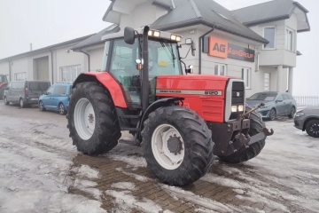 Bardzo ładny ciągnik z TUZ em !!!